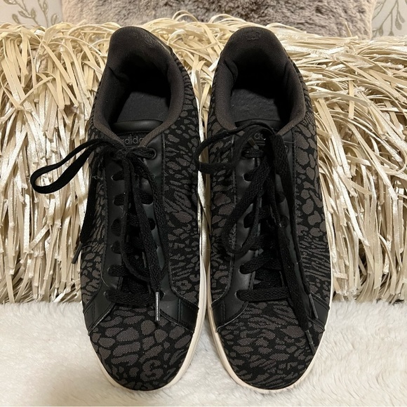 ADDIAS 11 Cloudfoam Black Grey Animal Print Sneaker Shoes Size 11 Lace Up Tennis - Picture 1 of 12